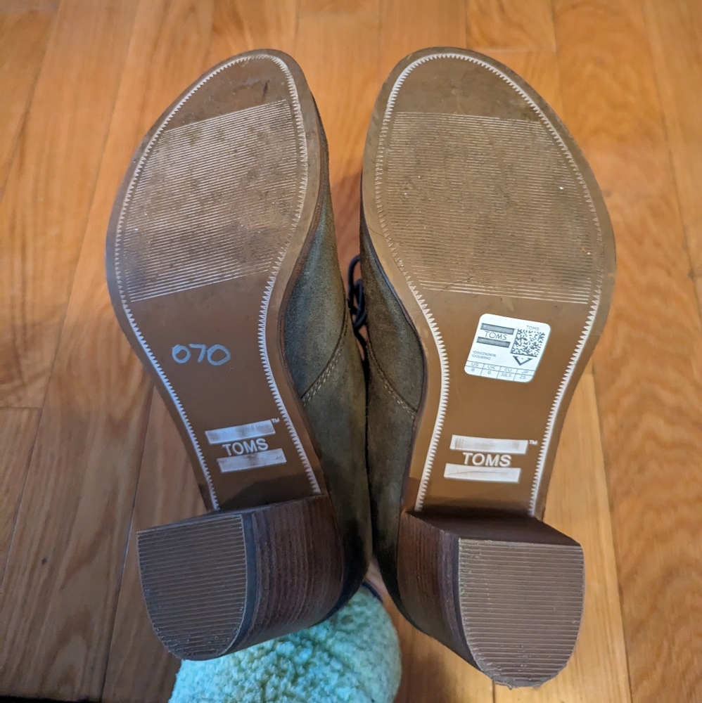 Toms Booties - Picture 5 of 6